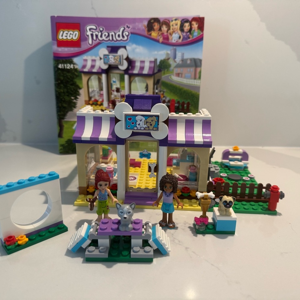 LEGO Friends Heartlake Puppy Daycare 41124-1